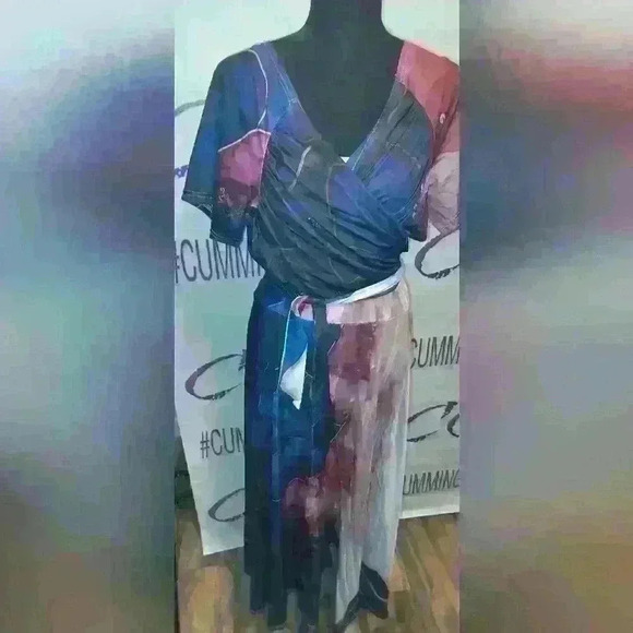 Gorgeous two-piece wrap dress size 2X brand new never been worn - Picture 2 of 11